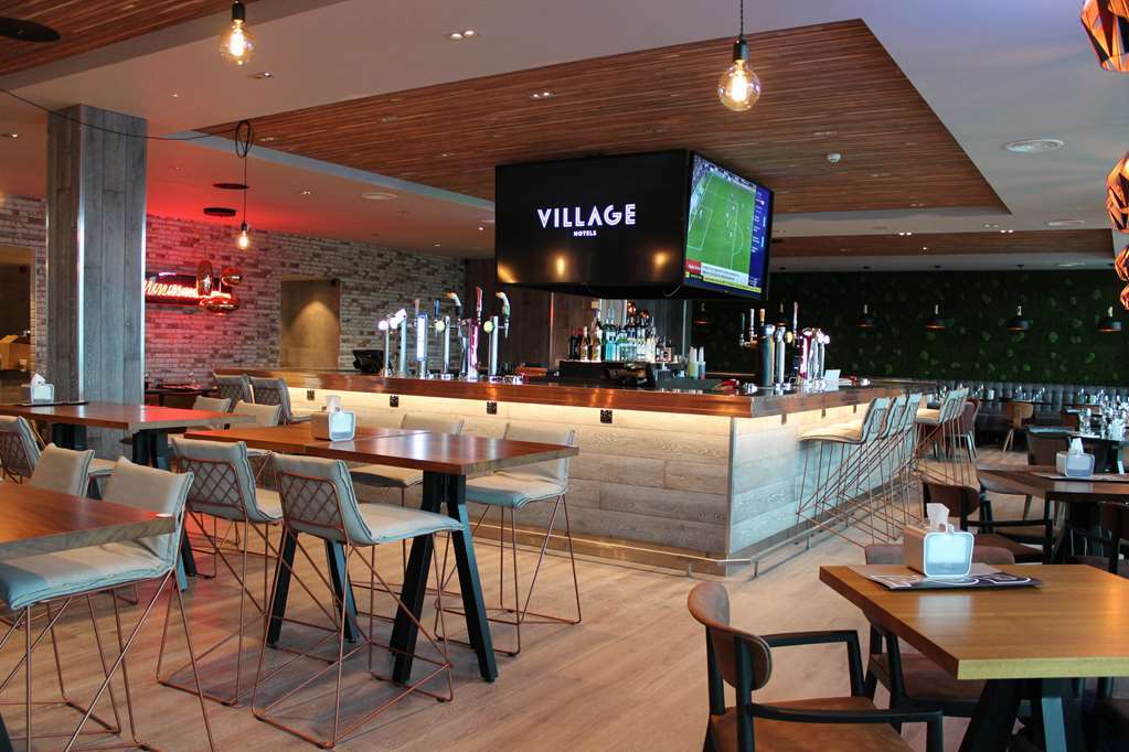 Village Hotel Farnborough Farnborough  Restaurant photo